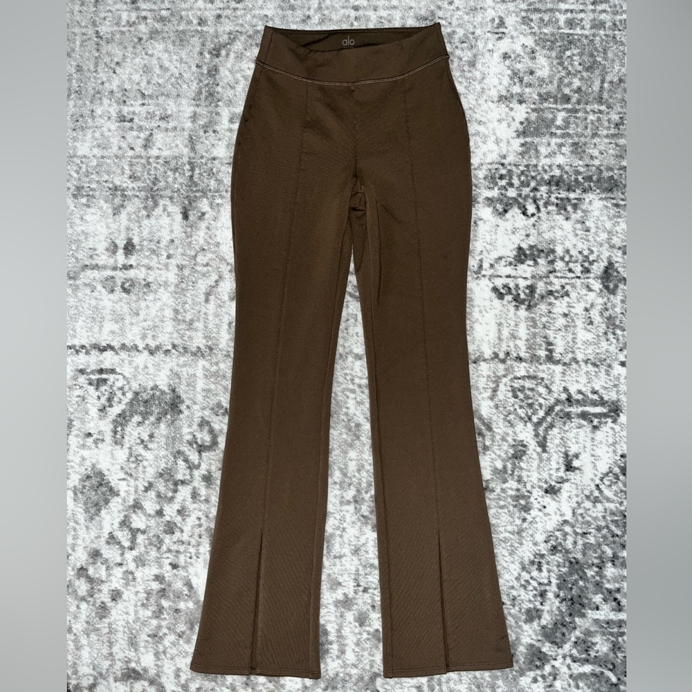 Alo Yoga Airbrush High-Waist Flutter Legging - Picture 8 of 10